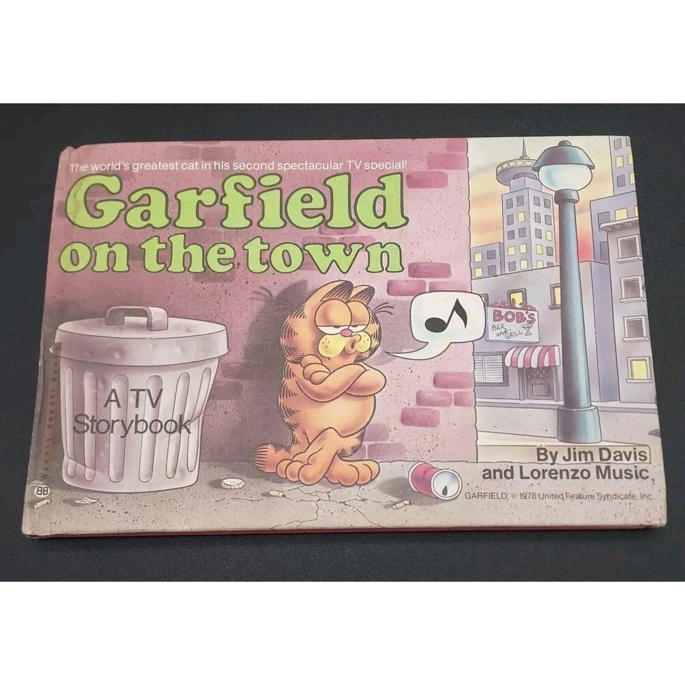 Vintage Garfield‎ on the Town Weekly Reader HC Jim Davis 1983